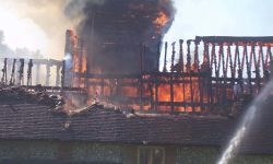 Aperture: 5 Camera: KODAK CX7525 ZOOM DIGITAL CAMERA Orientation: 1 057