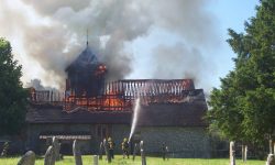 Aperture: 7 Camera: KODAK CX7525 ZOOM DIGITAL CAMERA Orientation: 1 061