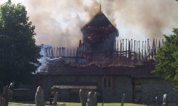 Aperture: 7 Camera: KODAK CX7525 ZOOM DIGITAL CAMERA Orientation: 1 075