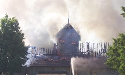 Aperture: 4 Camera: KODAK CX7525 ZOOM DIGITAL CAMERA Orientation: 1 077