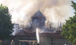 Aperture: 7 Camera: KODAK CX7525 ZOOM DIGITAL CAMERA Orientation: 1 079