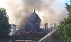 Aperture: 7 Camera: KODAK CX7525 ZOOM DIGITAL CAMERA Orientation: 1 080