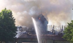 Aperture: 7 Camera: KODAK CX7525 ZOOM DIGITAL CAMERA Orientation: 1 083