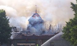 Aperture: 7 Camera: KODAK CX7525 ZOOM DIGITAL CAMERA Orientation: 1 085