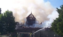 Aperture: 7 Camera: KODAK CX7525 ZOOM DIGITAL CAMERA Orientation: 1 092